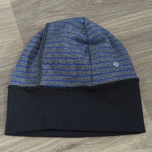 lululemon athletica Women's reversible Hat - Gray/Blue Stripe and Black